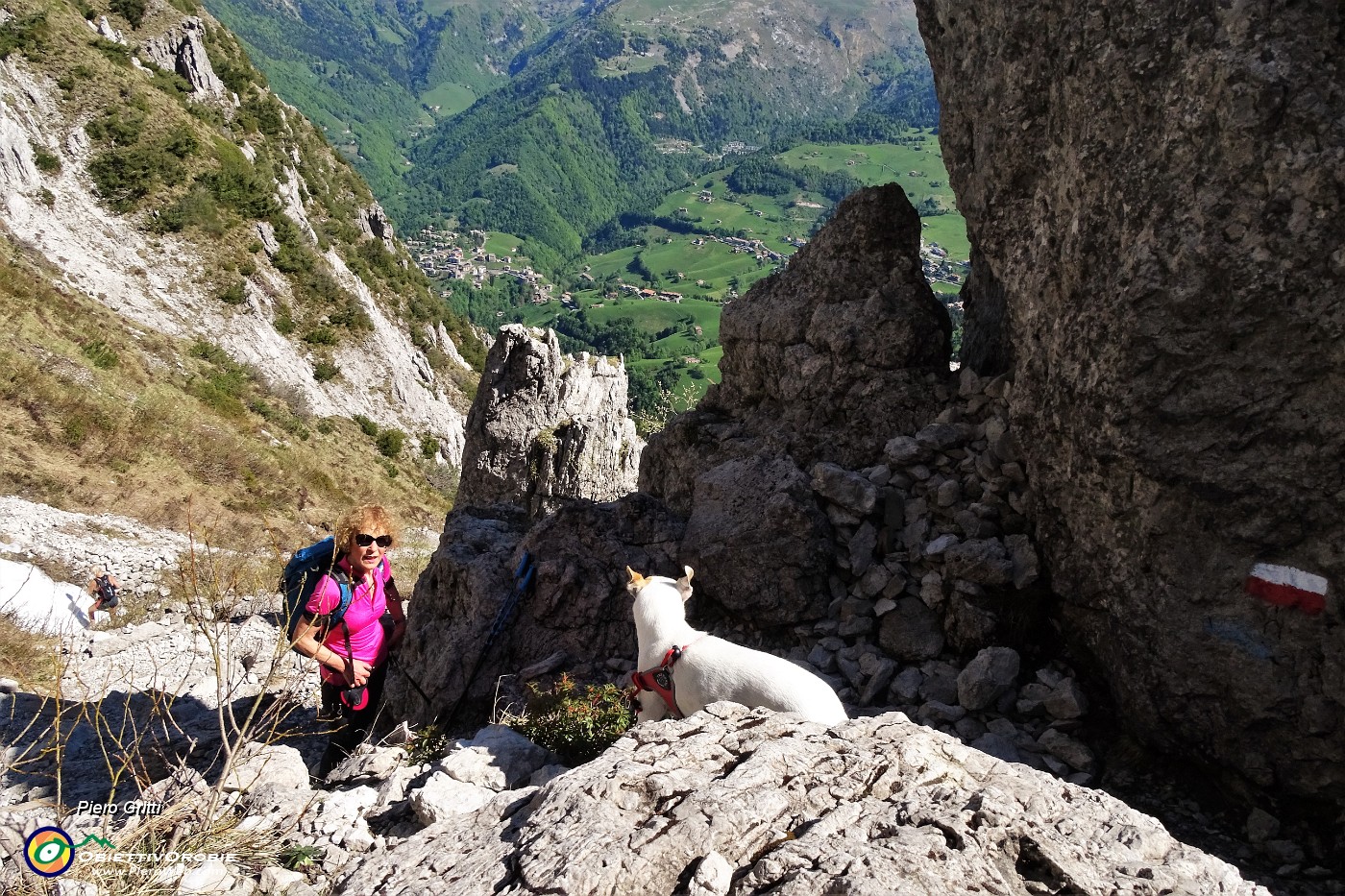 15 Passaggio tra roccioni.JPG